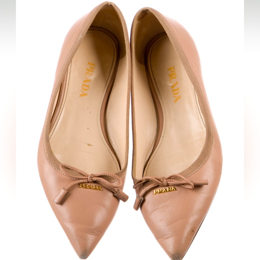 ❌❌❌SOLD❌❌❌Authentic Prada leather flats